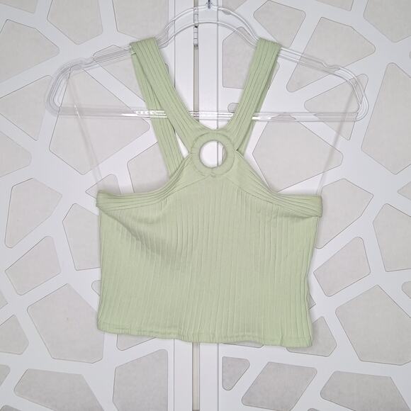 Me to We Soft Green Halter Neck Ring Keyhole Detail Ribbed Crop Top Womens SZ SM - Picture 2 of 5